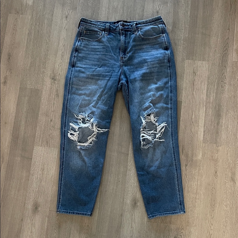 HOLLISTER 30 'Ultra High-Rise Mom Jean' Distressed